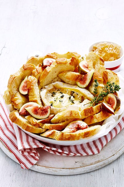 Baked Brie Pull-Apart Loaf